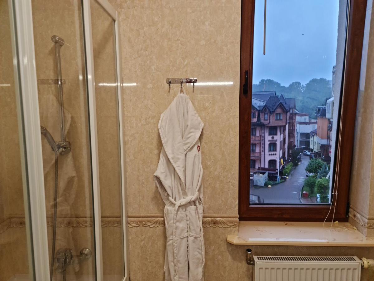 Hotel Villa Sofia Truskavets Bagian luar foto