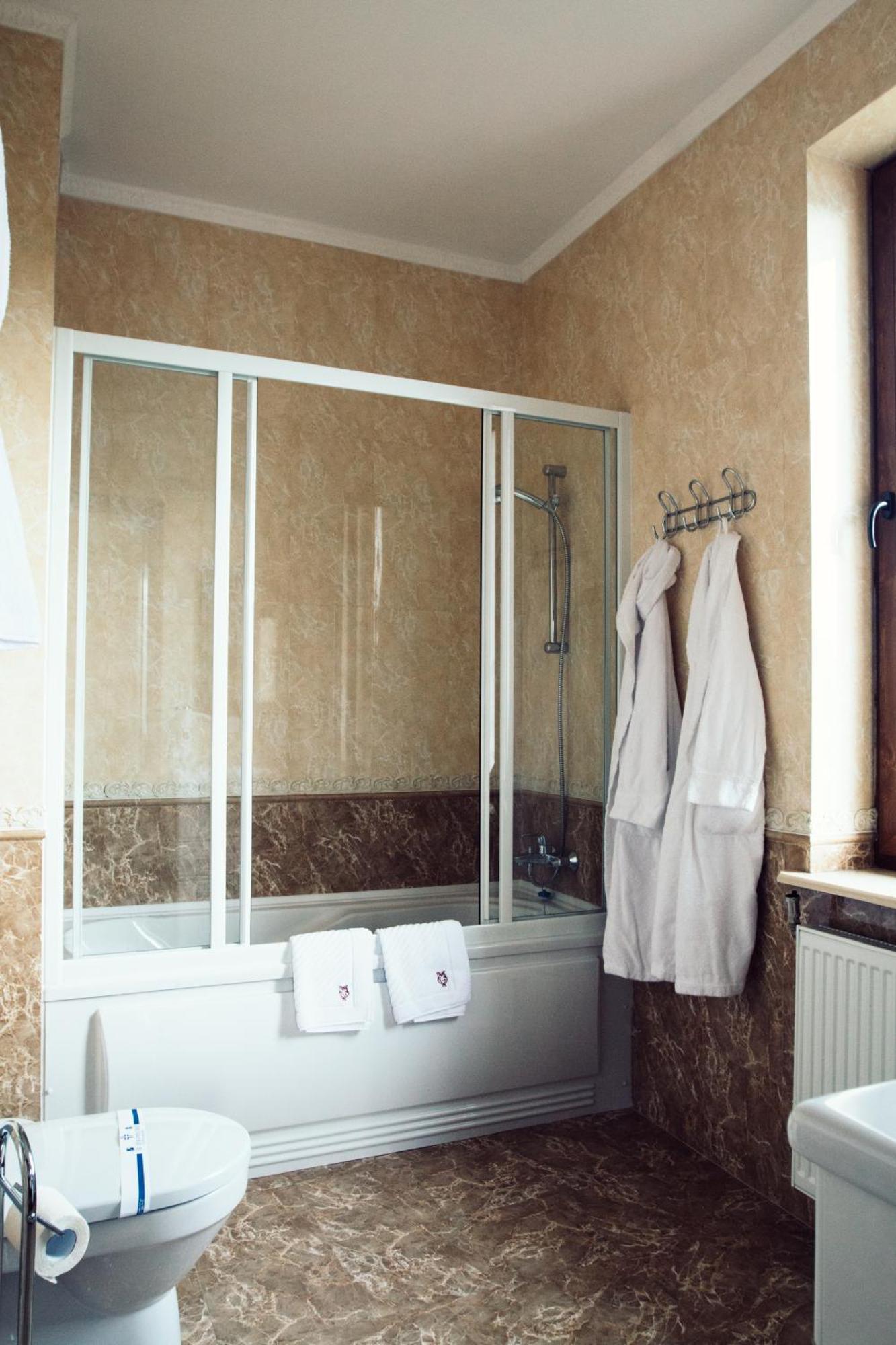 Hotel Villa Sofia Truskavets Bagian luar foto