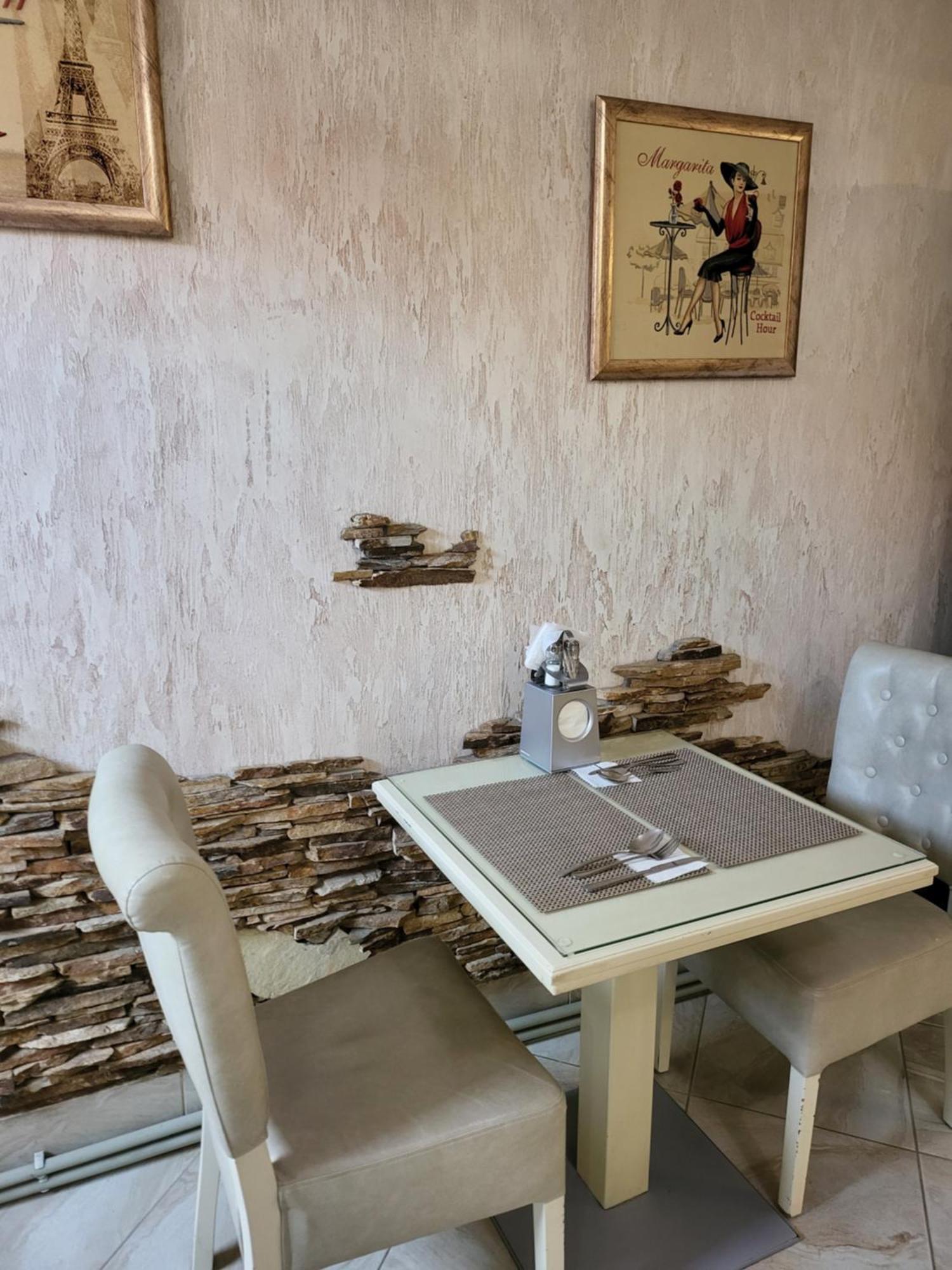 Hotel Villa Sofia Truskavets Bagian luar foto