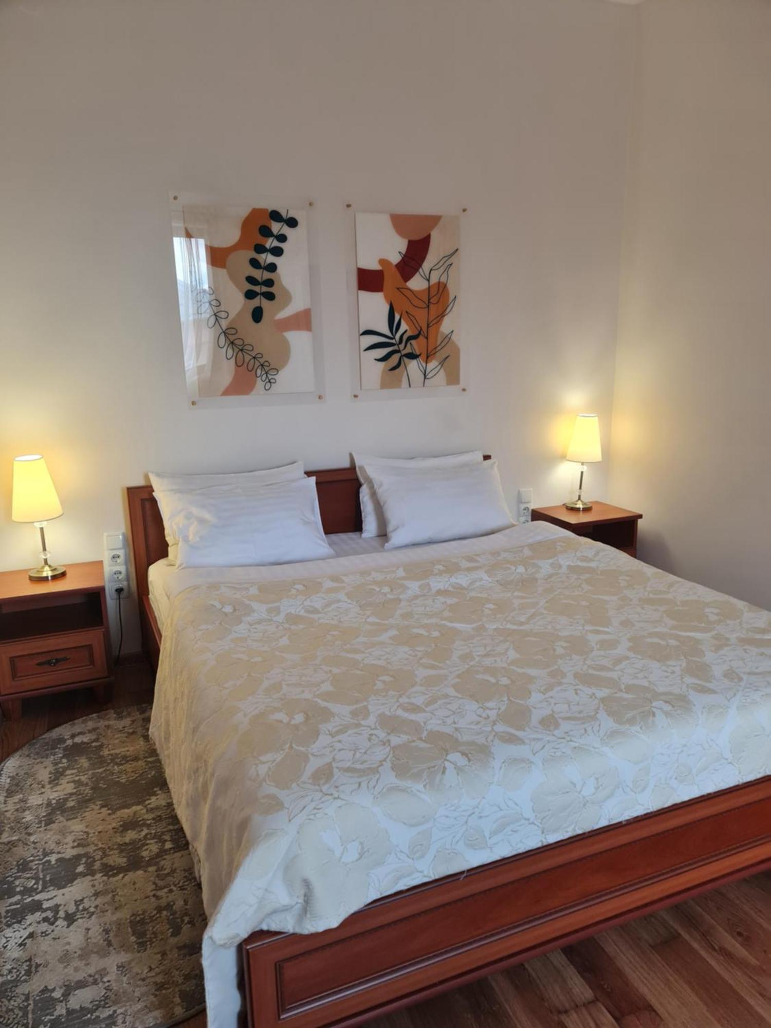 Hotel Villa Sofia Truskavets Bagian luar foto