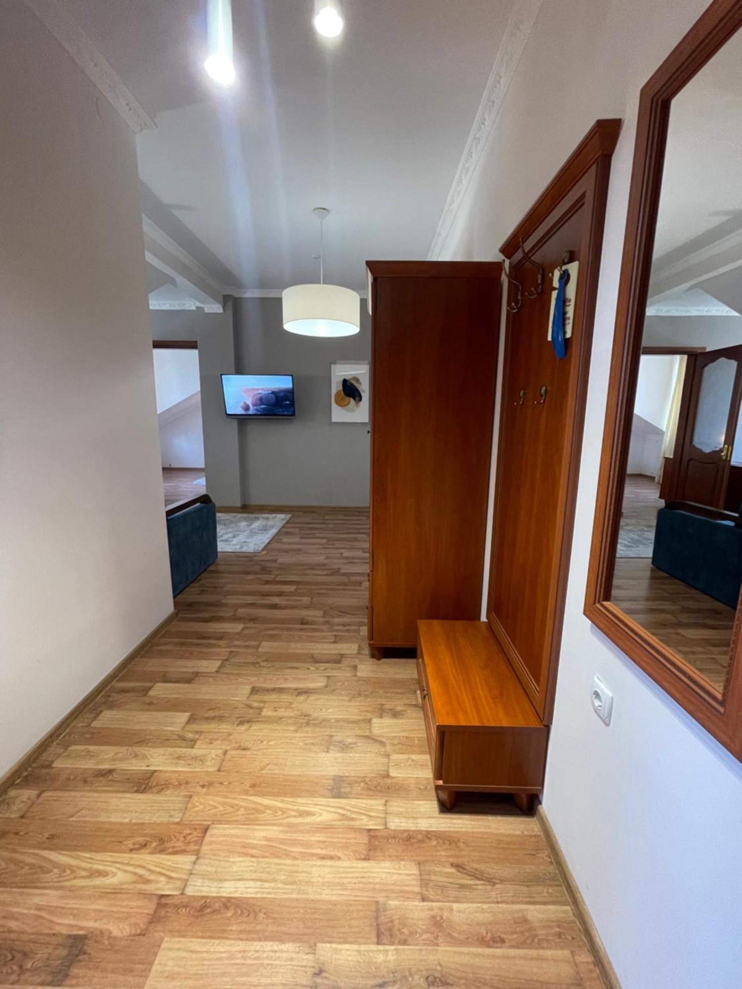 Hotel Villa Sofia Truskavets Bagian luar foto