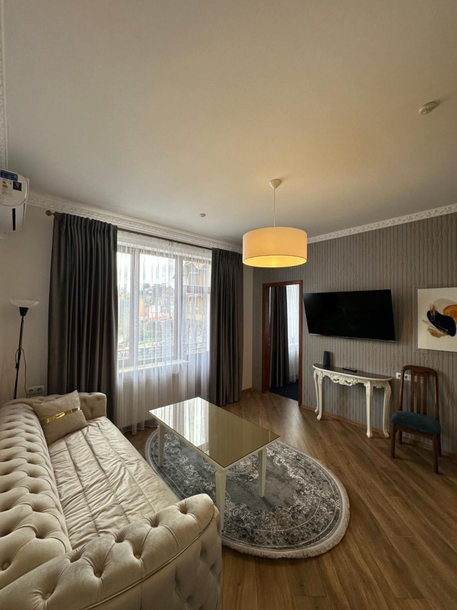 Hotel Villa Sofia Truskavets Bagian luar foto