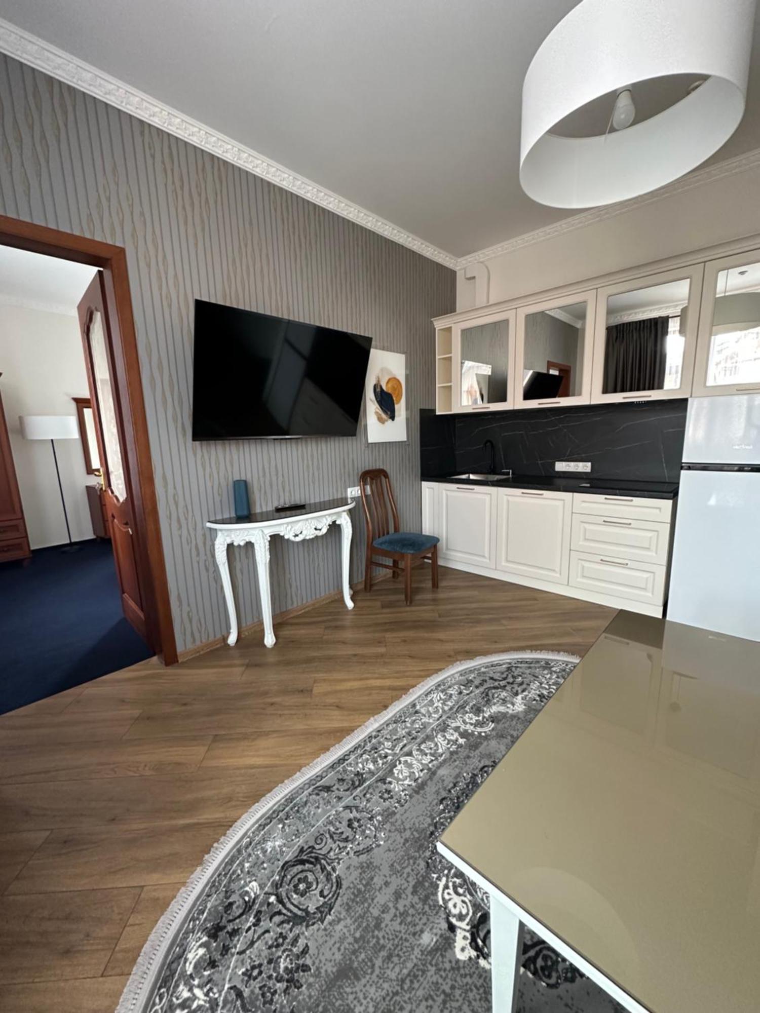 Hotel Villa Sofia Truskavets Bagian luar foto