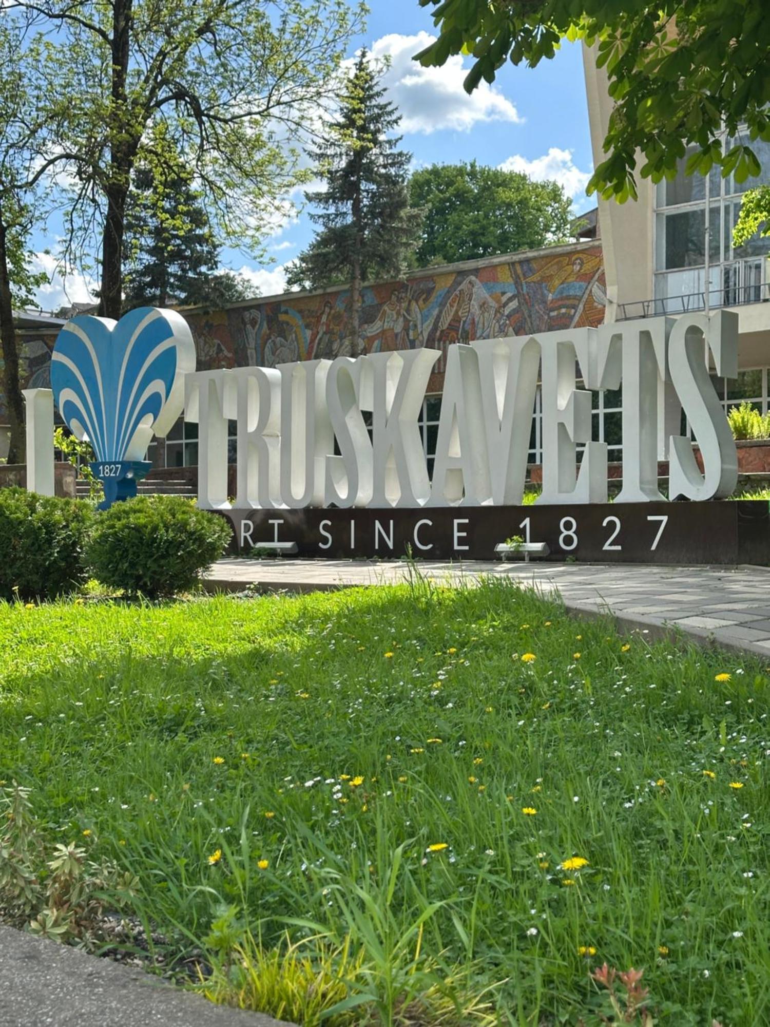 Hotel Villa Sofia Truskavets Bagian luar foto